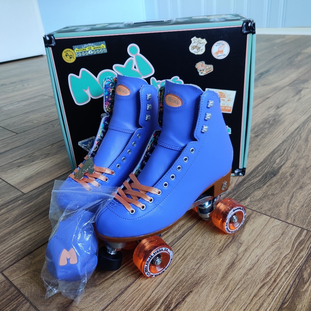 [SOLD] Brand New Moxi Beach Bunnies Size 7